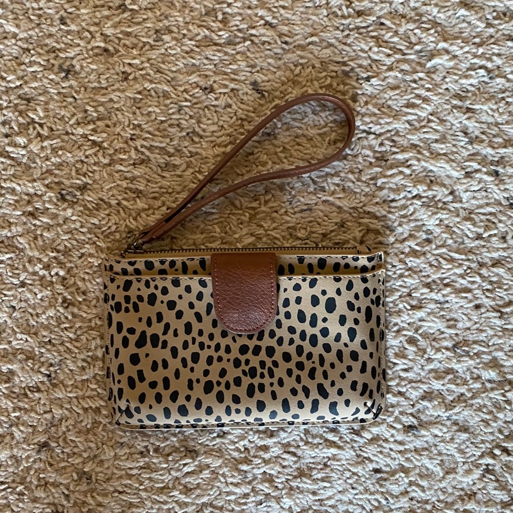 Universal Thread Dotted Wristlet/Wallet